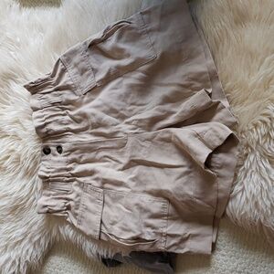H&m paperbag beige high waisted cargo shorts size 8 nwt